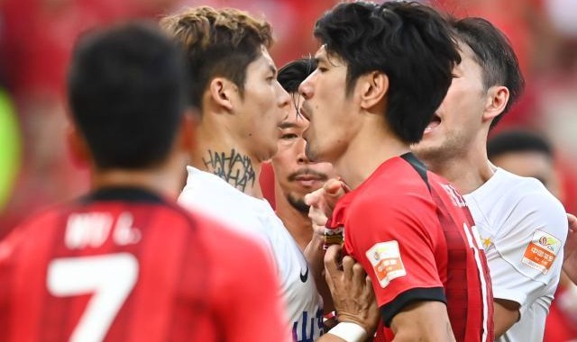 游戏玩法-【中超】吕文君建功+染红 海港1比1泰山提前1轮夺冠