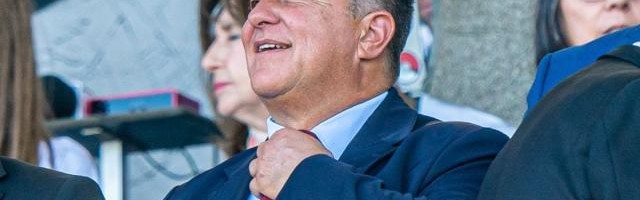 游戏玩法-拉波尔塔：已经与梅西修复了关系 巴萨是他的家